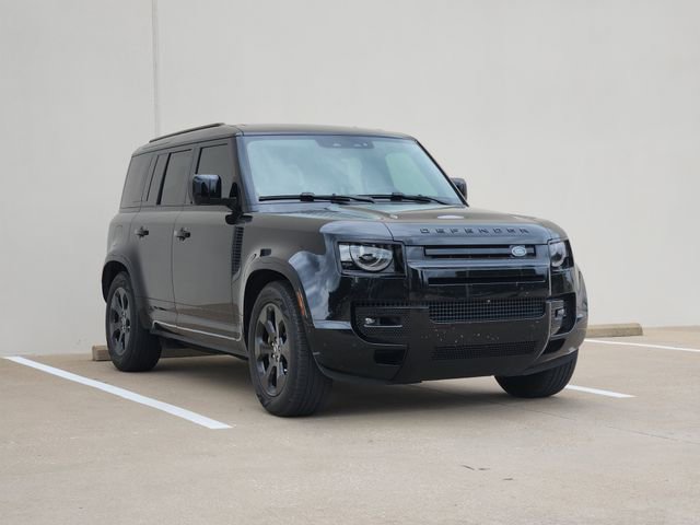 Used 2025 Land Rover Defender 110 X-Dynamic SE image 3