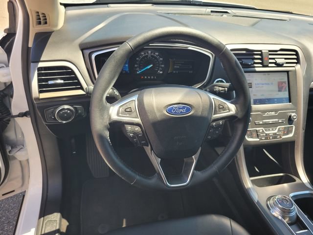 Used 2020 Ford Fusion SEL FWD image 30