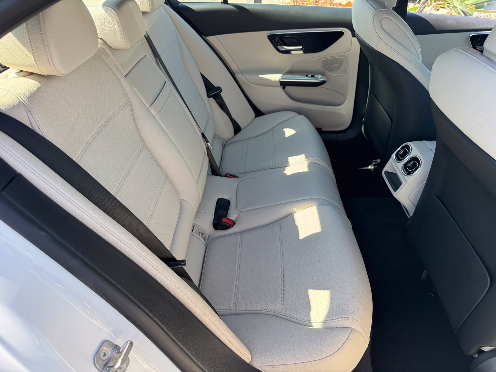 Used 2025 Mercedes-Benz C 300 Sedan image 9