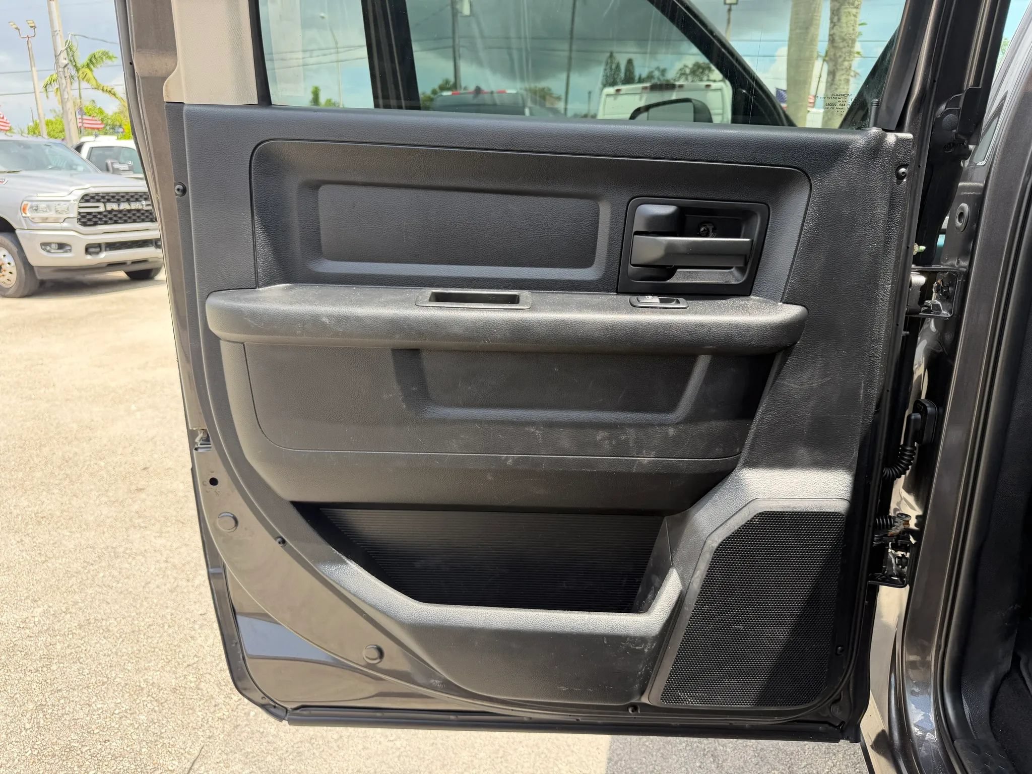 Used 2018 RAM 2500 Tradesman w/ Chrome Appearance Group AWD/4WD image 14