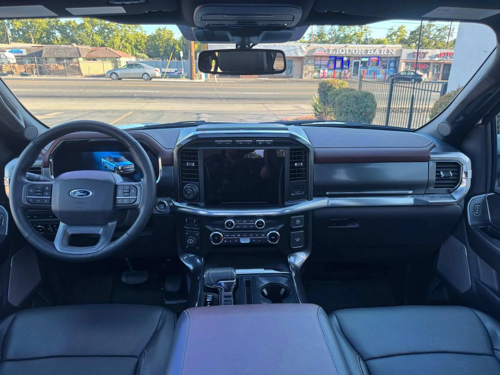 Used 2023 Ford F150 Lariat w/ Max Trailer Tow Package image 20