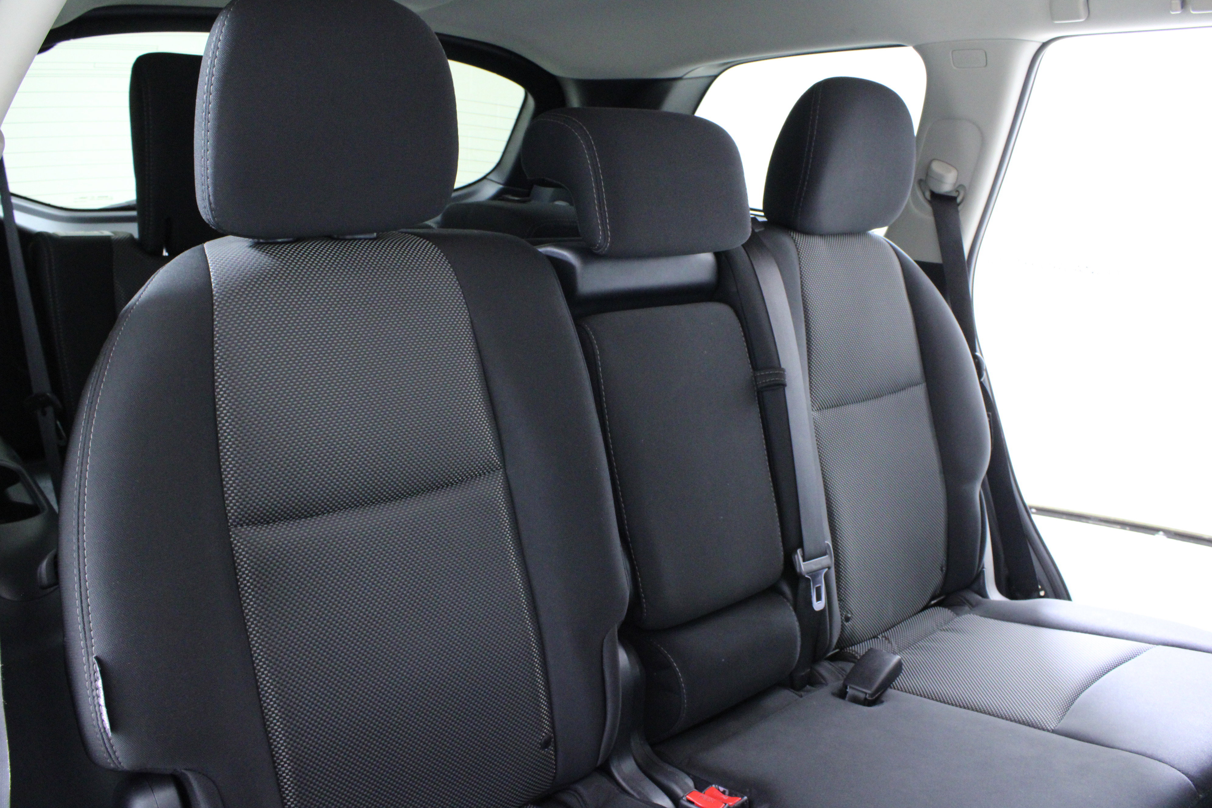 Used 2020 Nissan Pathfinder S image 13