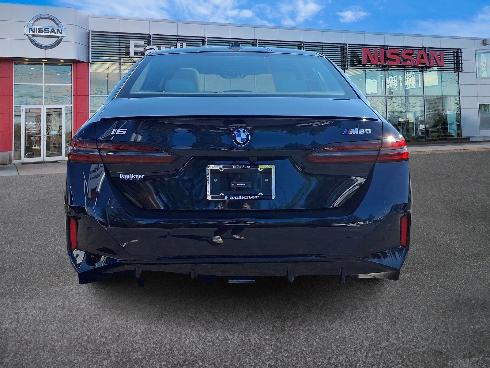 Used 2024 BMW i5 M60 w/ Premium Package image 5