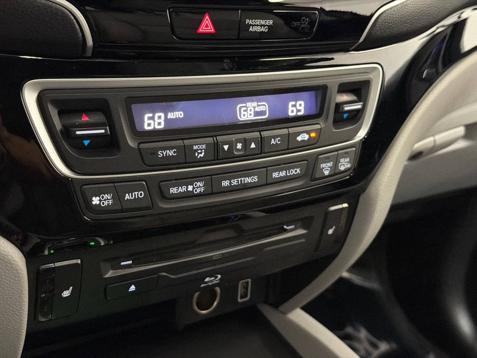 Used 2019 Honda Pilot Touring image 26