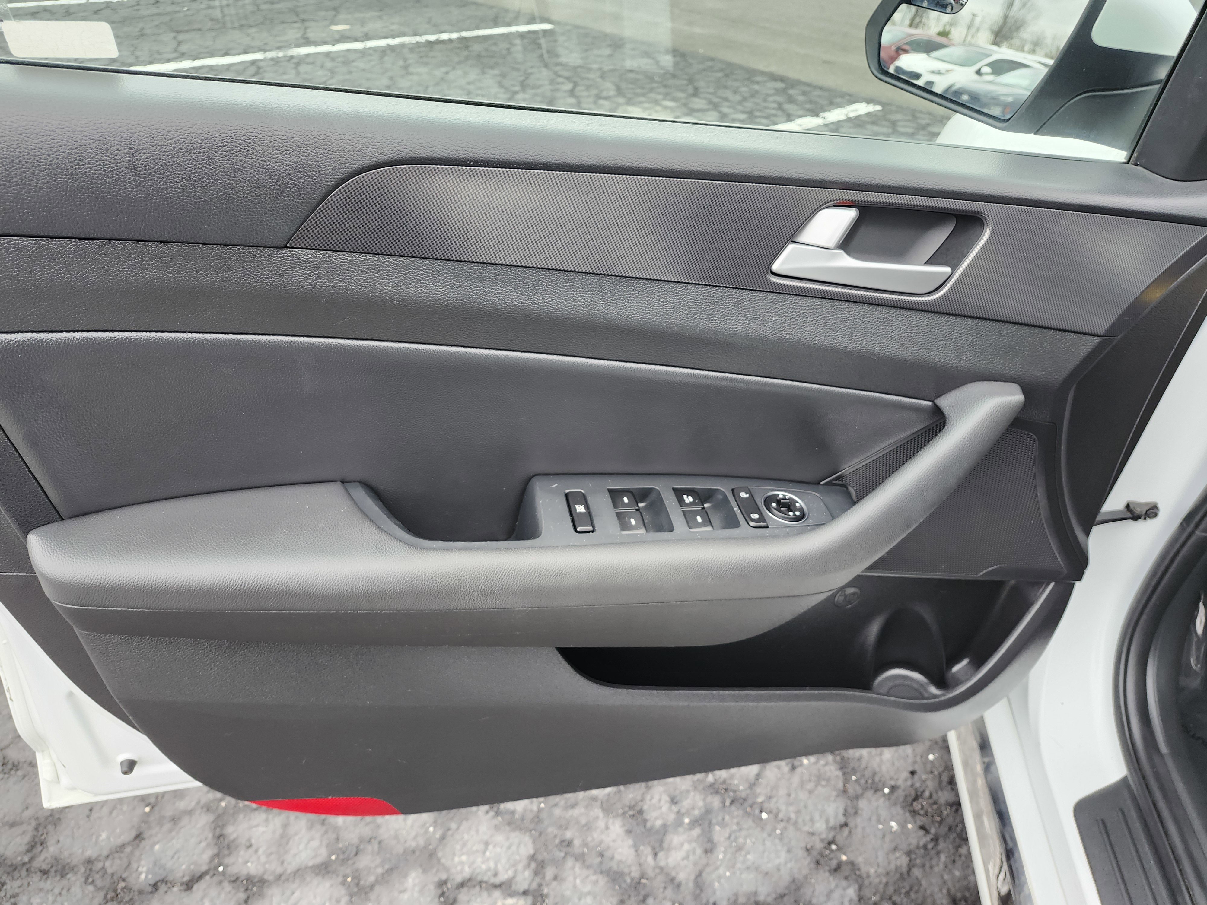 Used 2017 Hyundai Sonata Sport w/ Value Edition Package 02 image 28