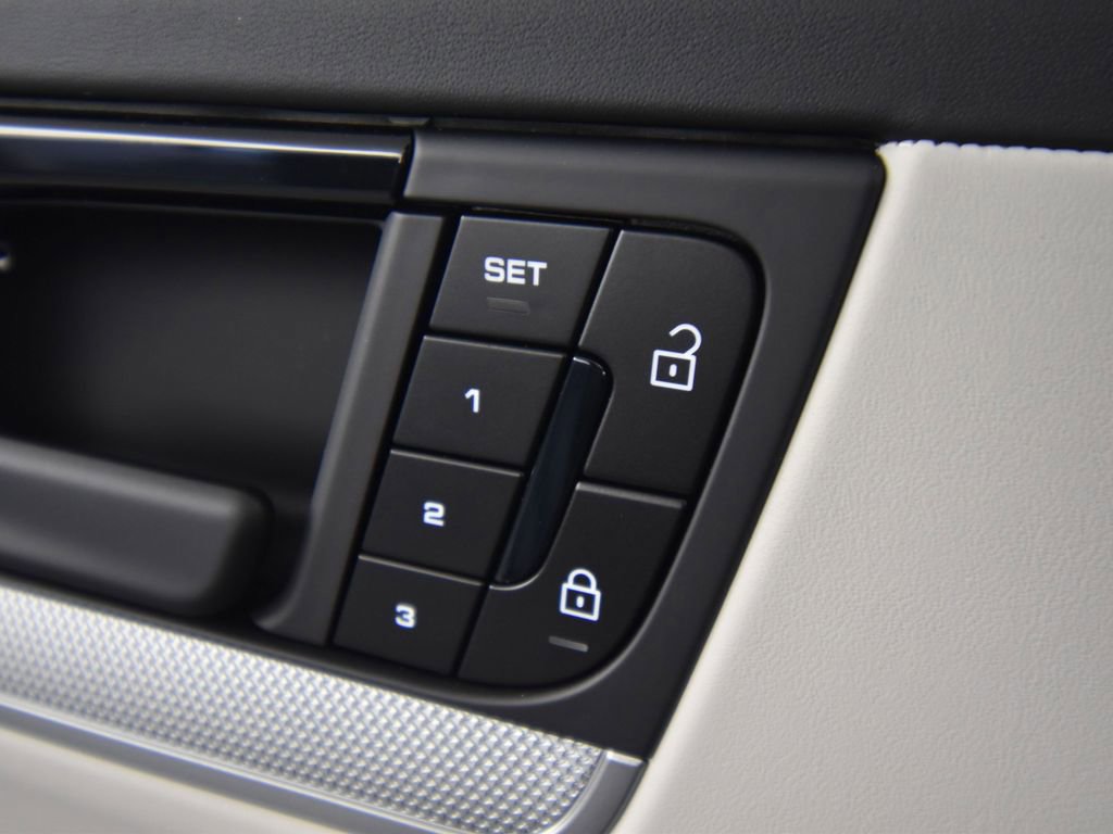 New 2026 Porsche Cayenne image 24