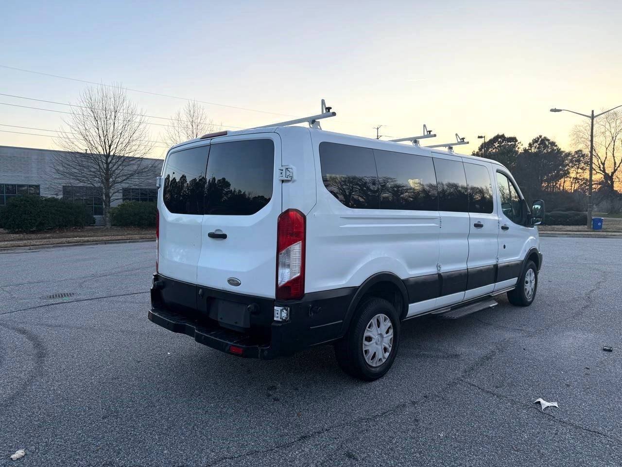 Used 2015 Ford Transit 350 XLT RWD image 6
