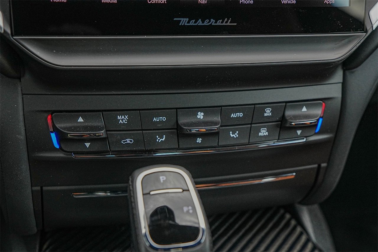 Used 2024 Maserati Ghibli Trofeo image 21