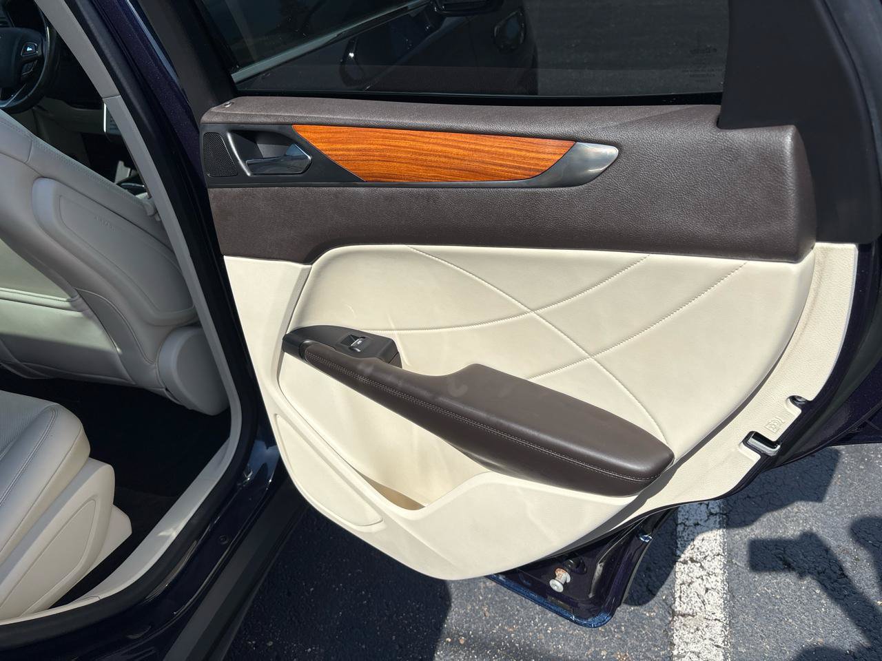 Used 2015 Lincoln MKC AWD w/ Equipment Group 102A Reserve image 30