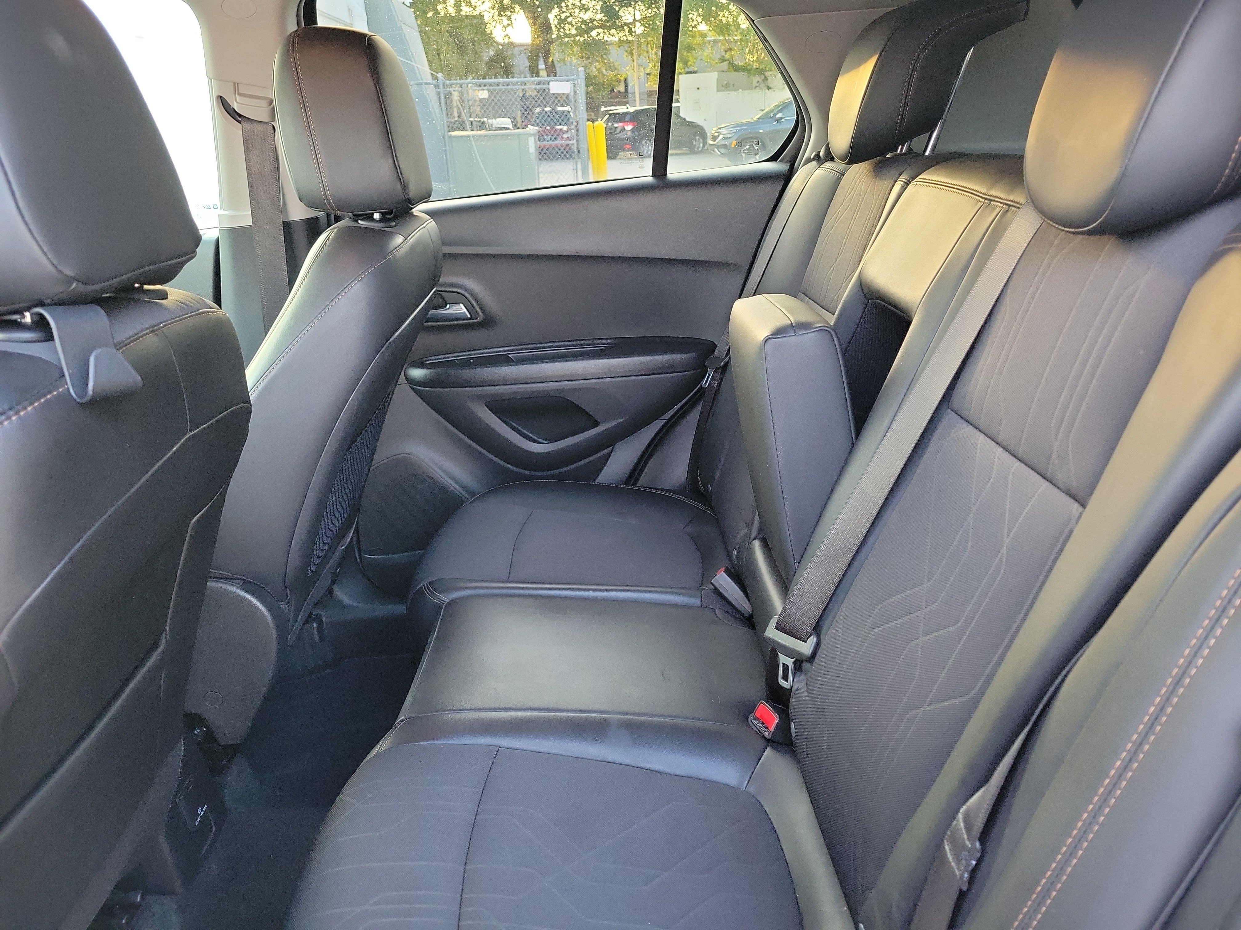 Used 2021 Chevrolet Trax LT FWD image 10