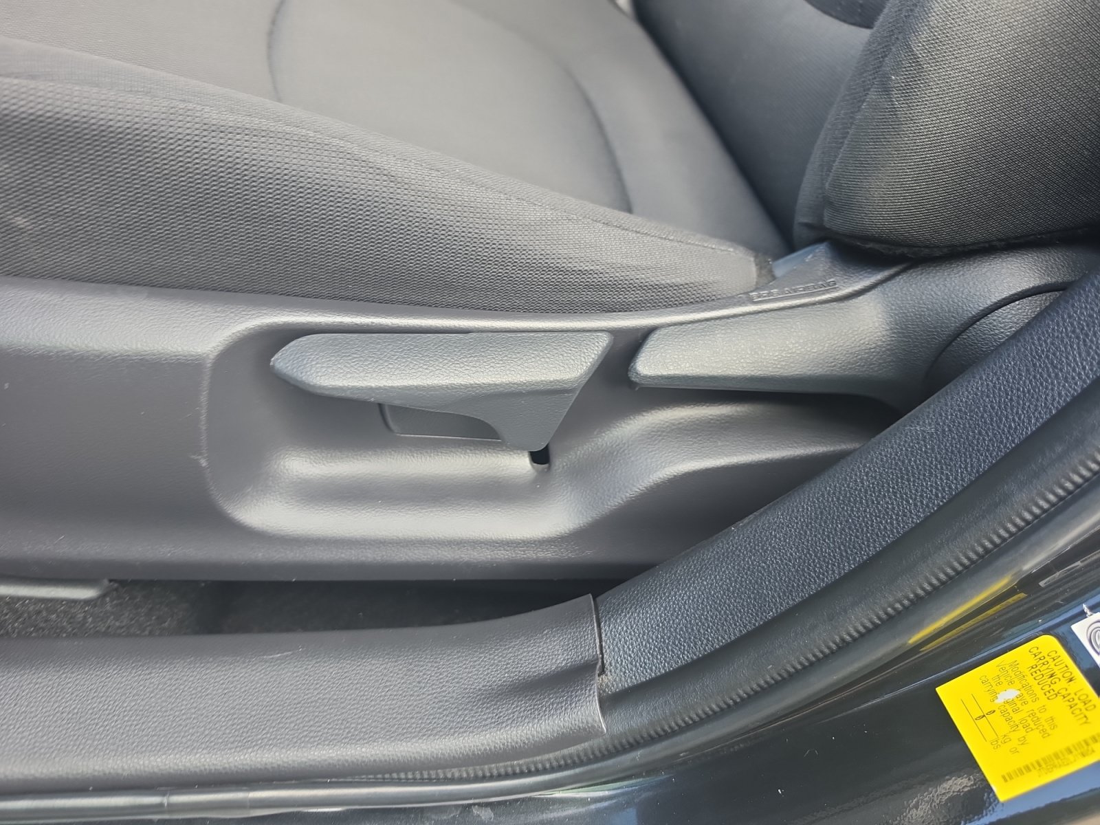 Used 2020 Toyota Corolla LE FWD image 12