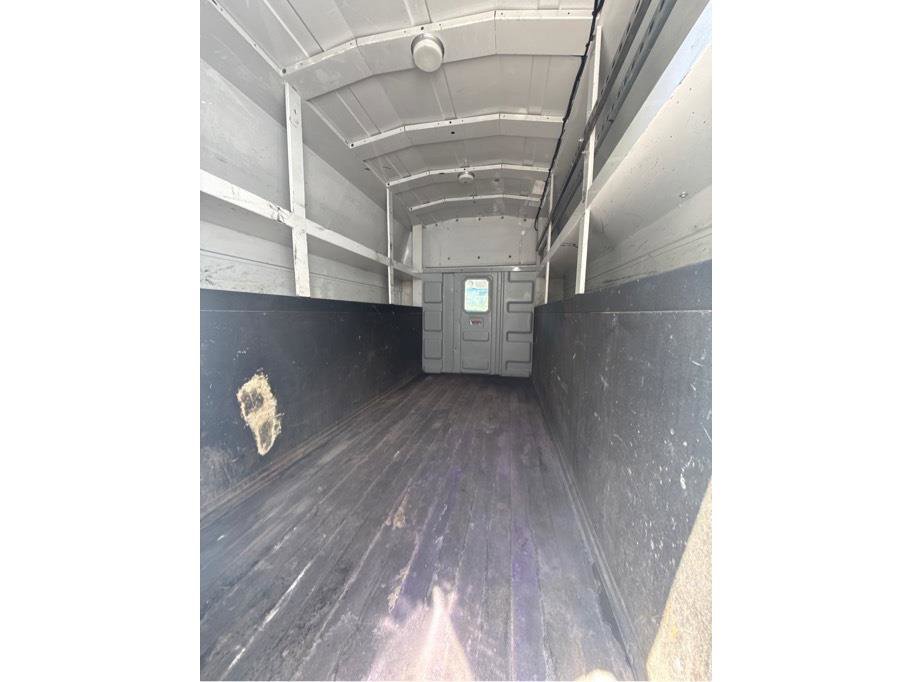 Used 2017 Chevrolet Express 3500 RWD image 16