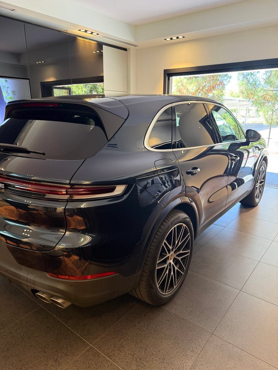 Certified 2024 Porsche Cayenne S AWD/4WD image 11