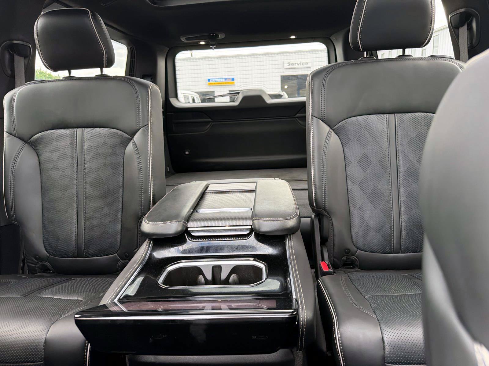 Used 2024 Jeep Grand Wagoneer Series II Obsidian w/ Quick Order Packagew 28T AWD/4WD image 15