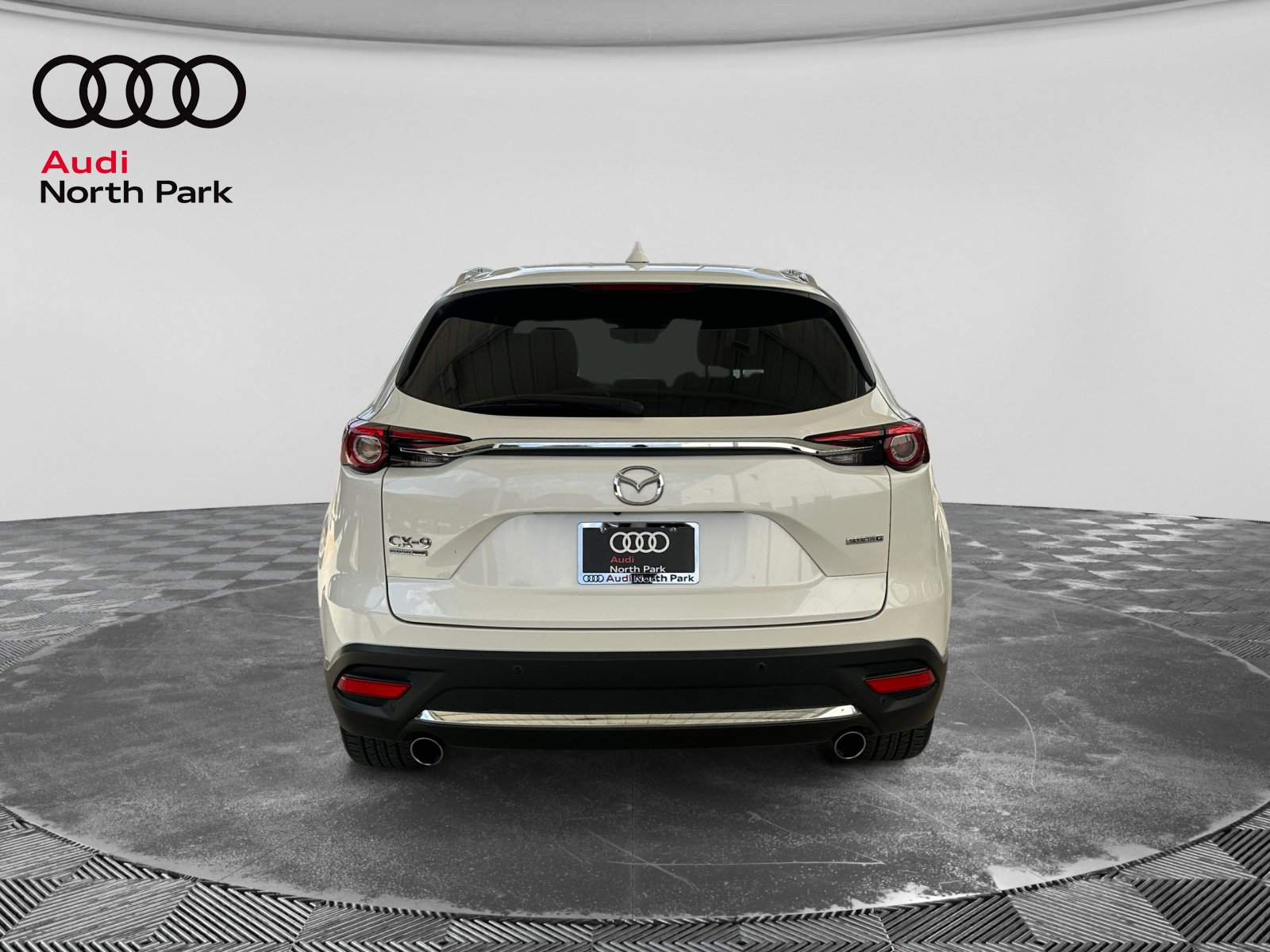 Used 2023 MAZDA CX-9 Signature AWD/4WD image 4