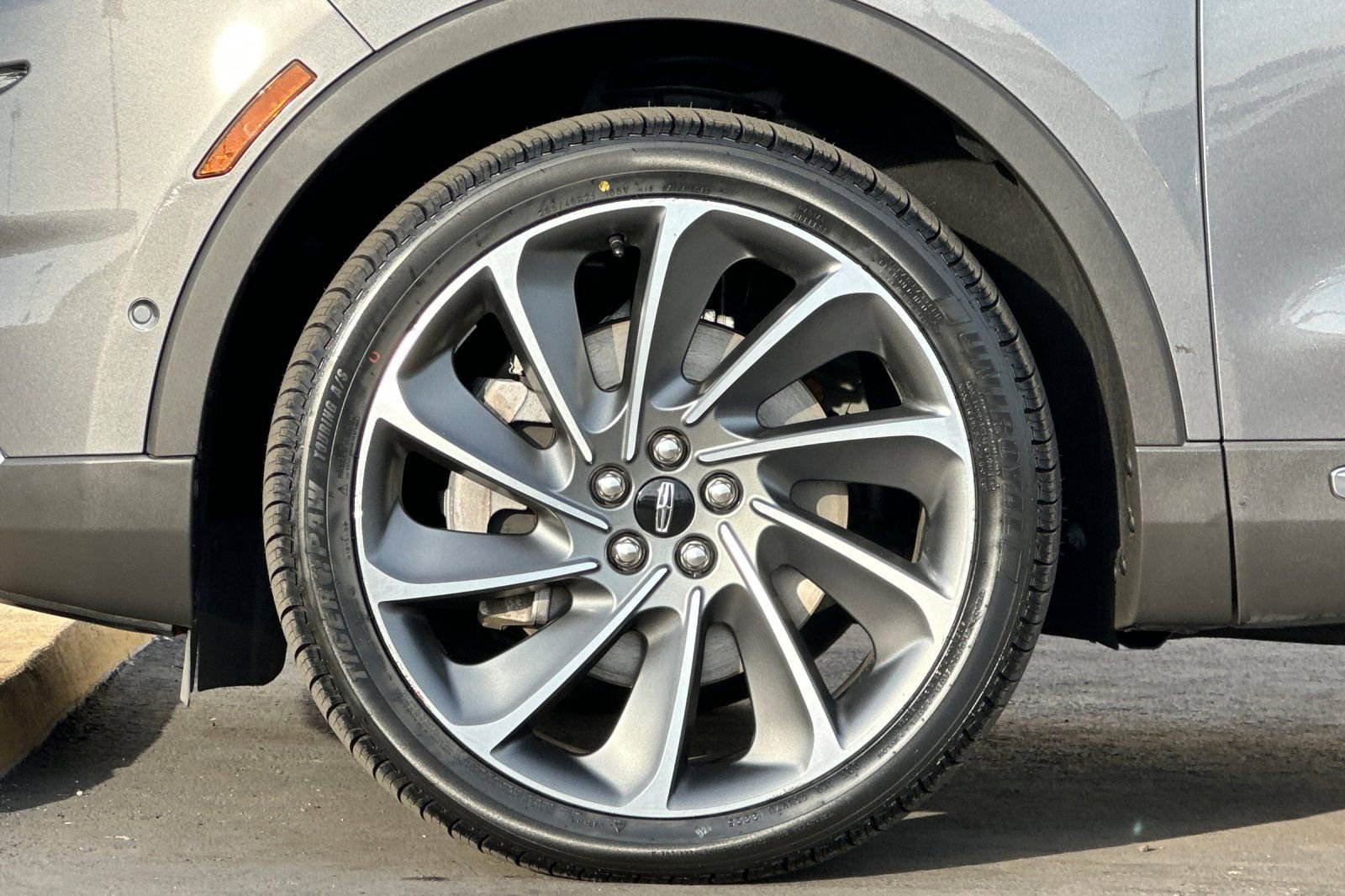 Used 2022 Lincoln Nautilus Reserve w/ Equipment Group 202A image 26