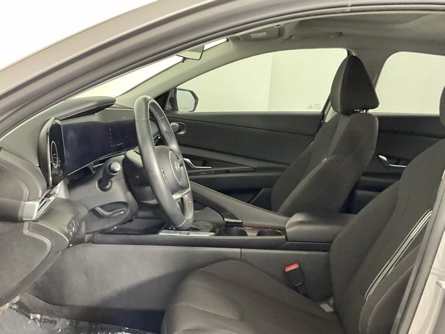 Used 2025 Hyundai Elantra SEL image 10
