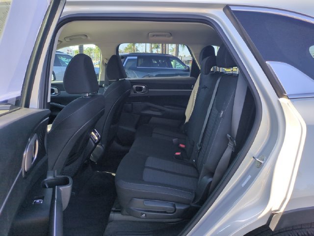 Certified 2026 Kia Sorento LX FWD image 28
