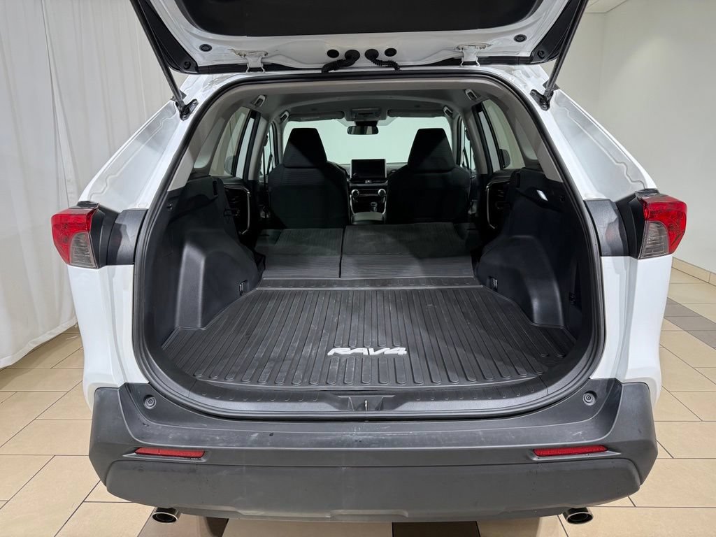 Certified 2024 Toyota RAV4 LE AWD/4WD image 12