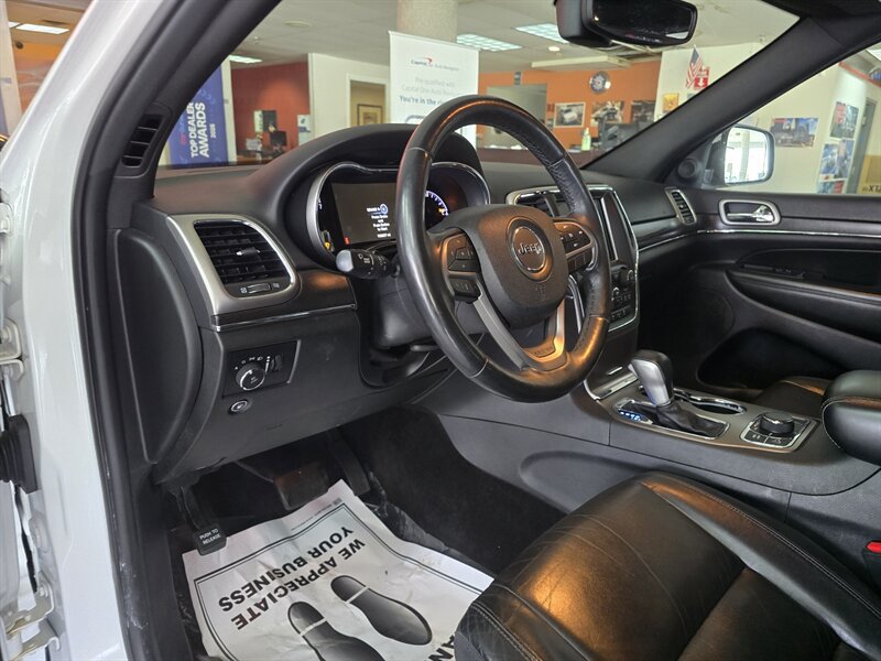 Used 2018 Jeep Grand Cherokee Limited AWD/4WD image 8