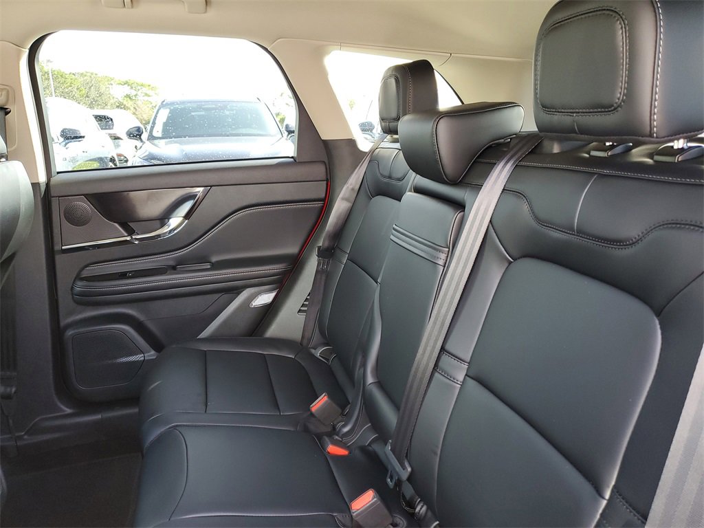 New 2026 Lincoln Corsair Premiere image 12