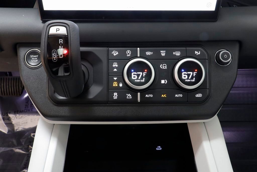 Used 2025 Land Rover Defender 110 S image 13