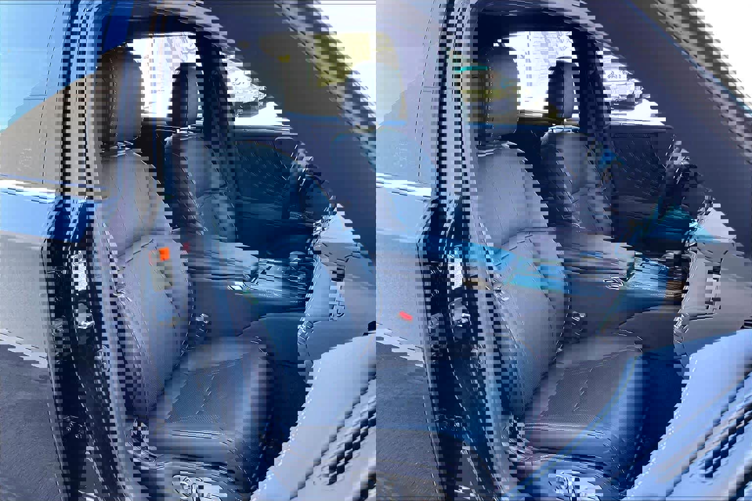 Used 2022 Lexus LS 500 w/ Accessory Package (Z1) image 9