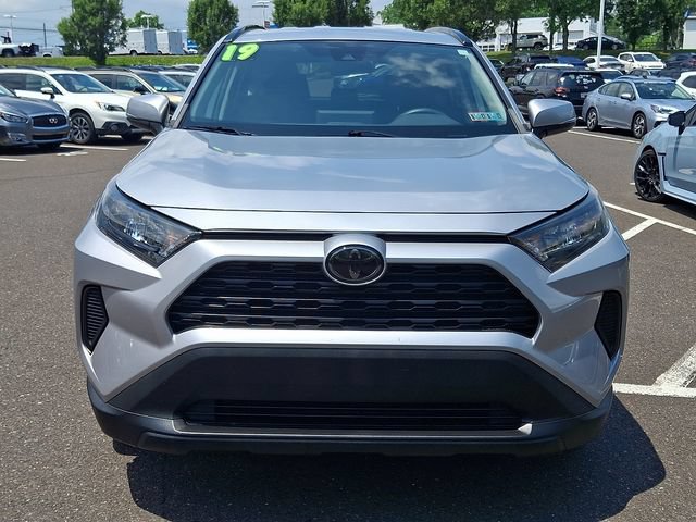 Used 2019 Toyota RAV4 LE w/ Carpet Mat Package AWD/4WD image 2