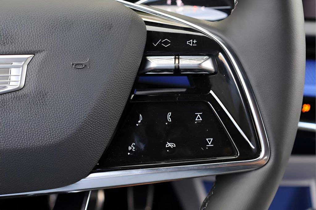 New 2026 Cadillac Optiq Sport 2 image 22