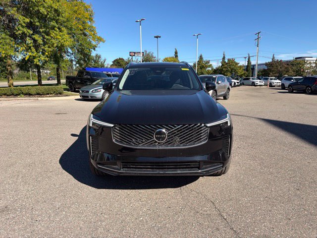 Used 2026 Volvo XC90 B6 Plus w/ Protection Package Premier AWD/4WD image 2