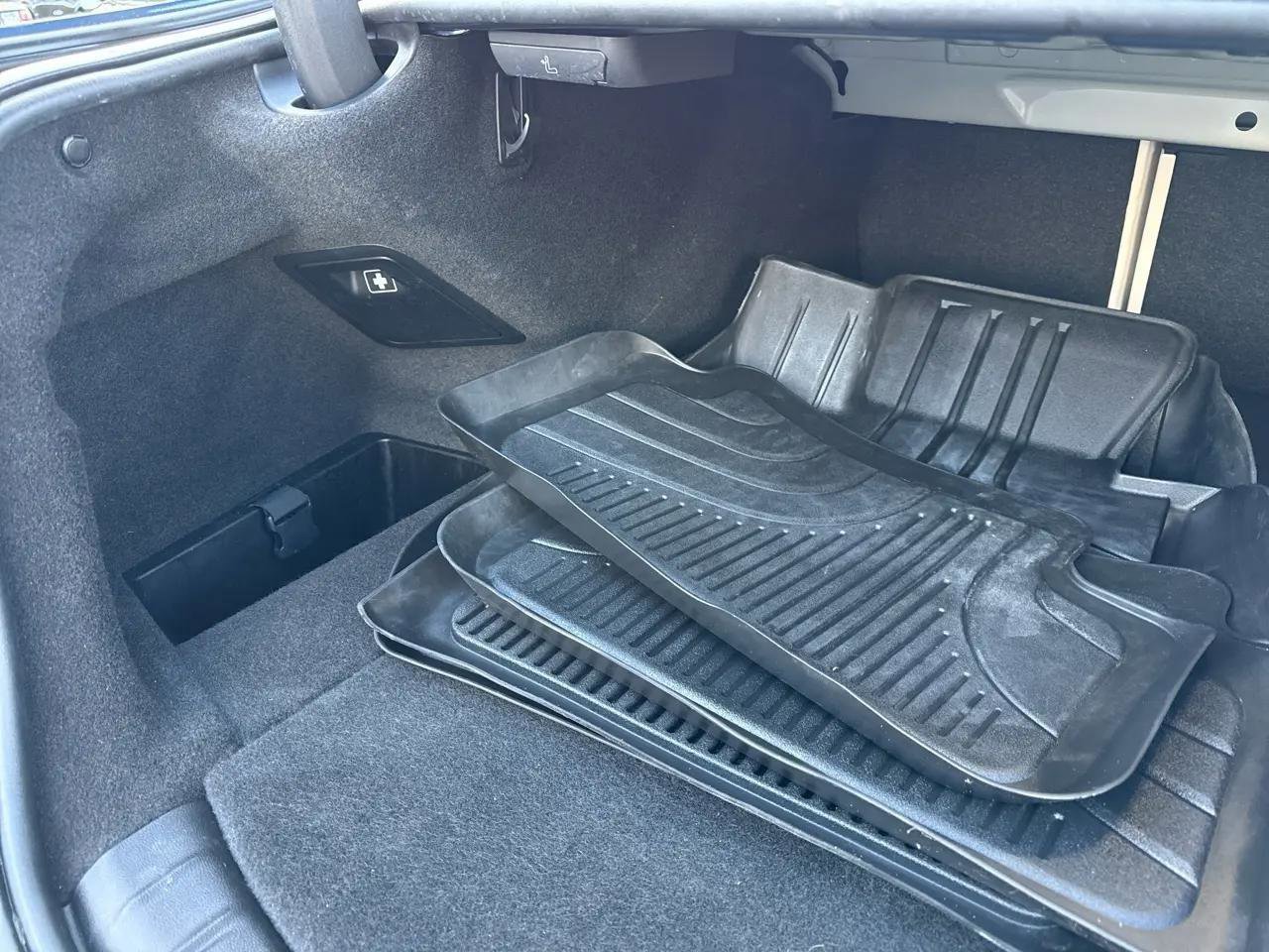 Used 2023 BMW 530e xDrive w/ Premium Package image 18