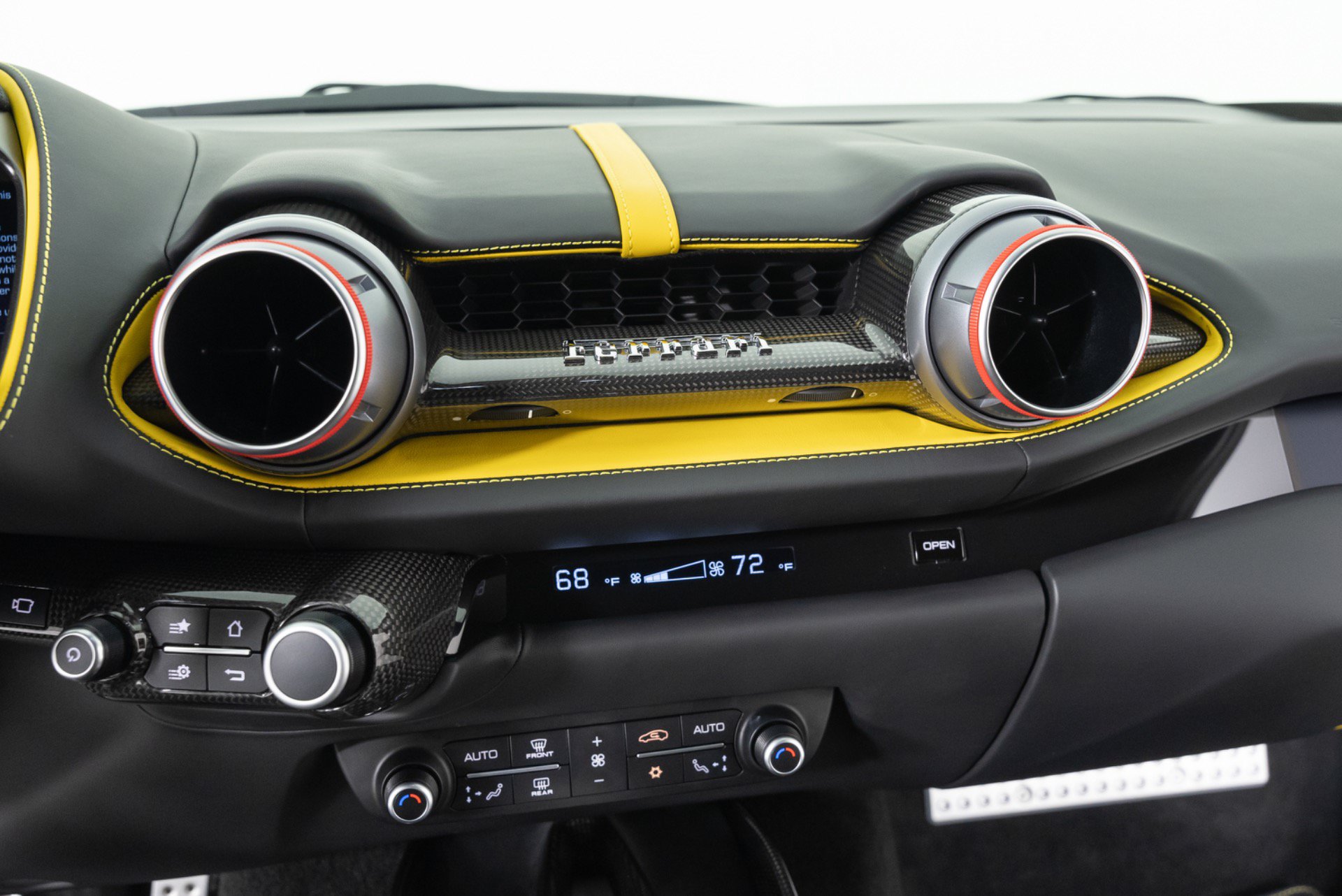 Used 2019 Ferrari 812 Superfast RWD image 21
