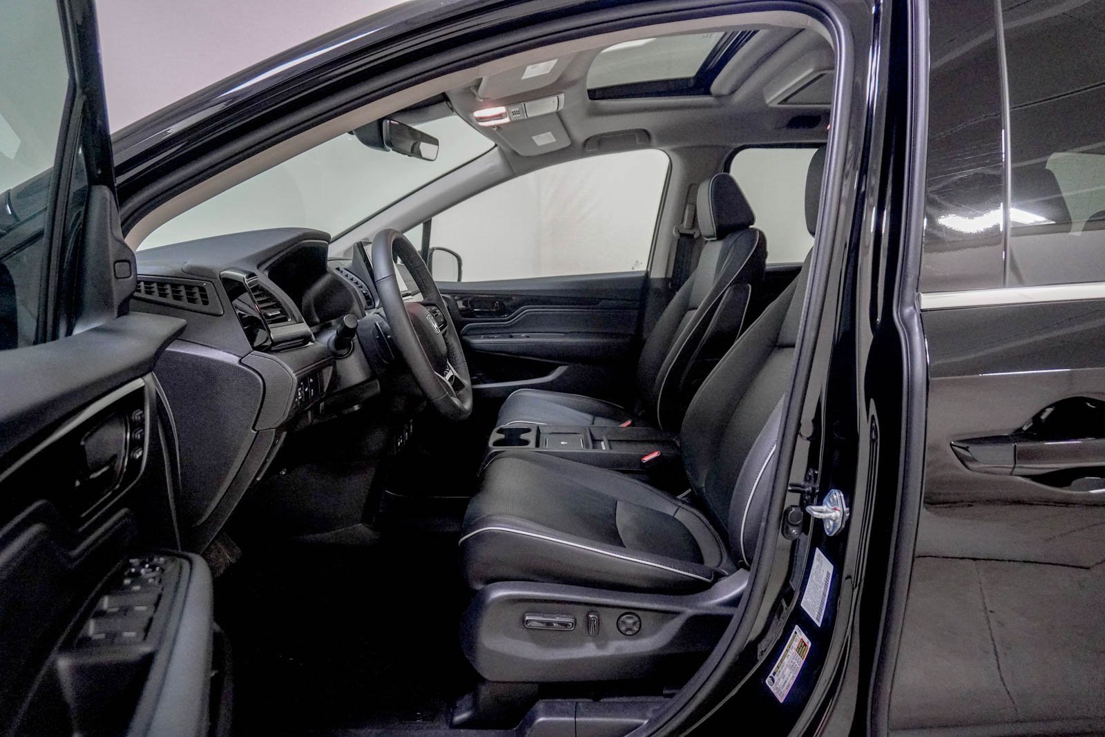 Certified 2026 Honda Odyssey Elite image 21