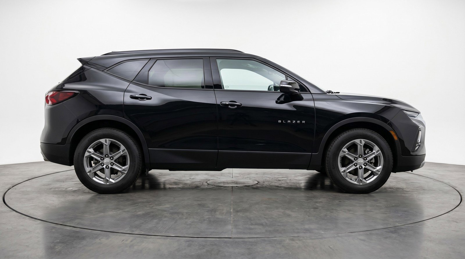 Used 2025 Chevrolet Blazer LT FWD image 11