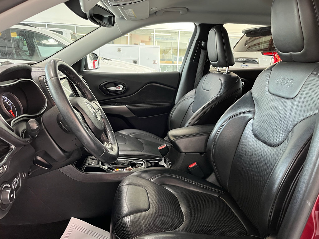 Used 2019 Jeep Cherokee Limited image 12