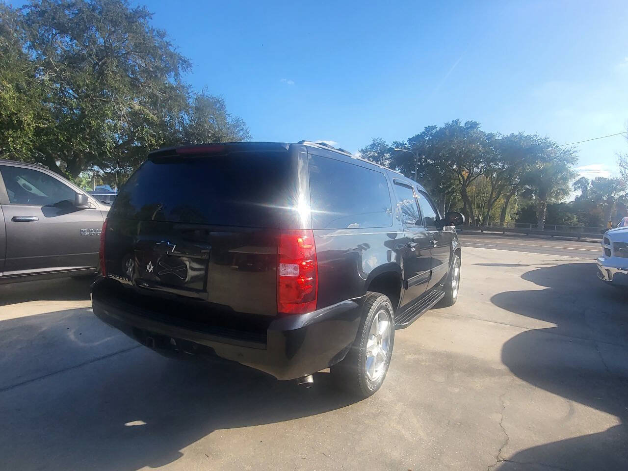 Used 2012 Chevrolet Suburban LT RWD image 20