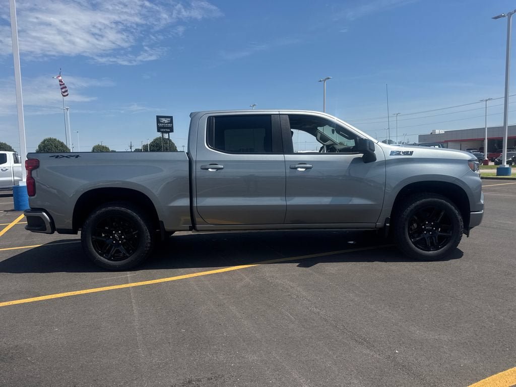 New 2026 Chevrolet Silverado 1500 RST w/ Dark Appearance Package AWD/4WD image 8