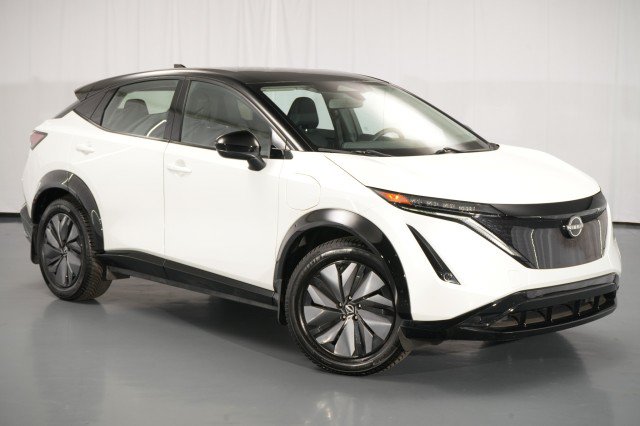 Used 2023 Nissan Ariya AWD image 10
