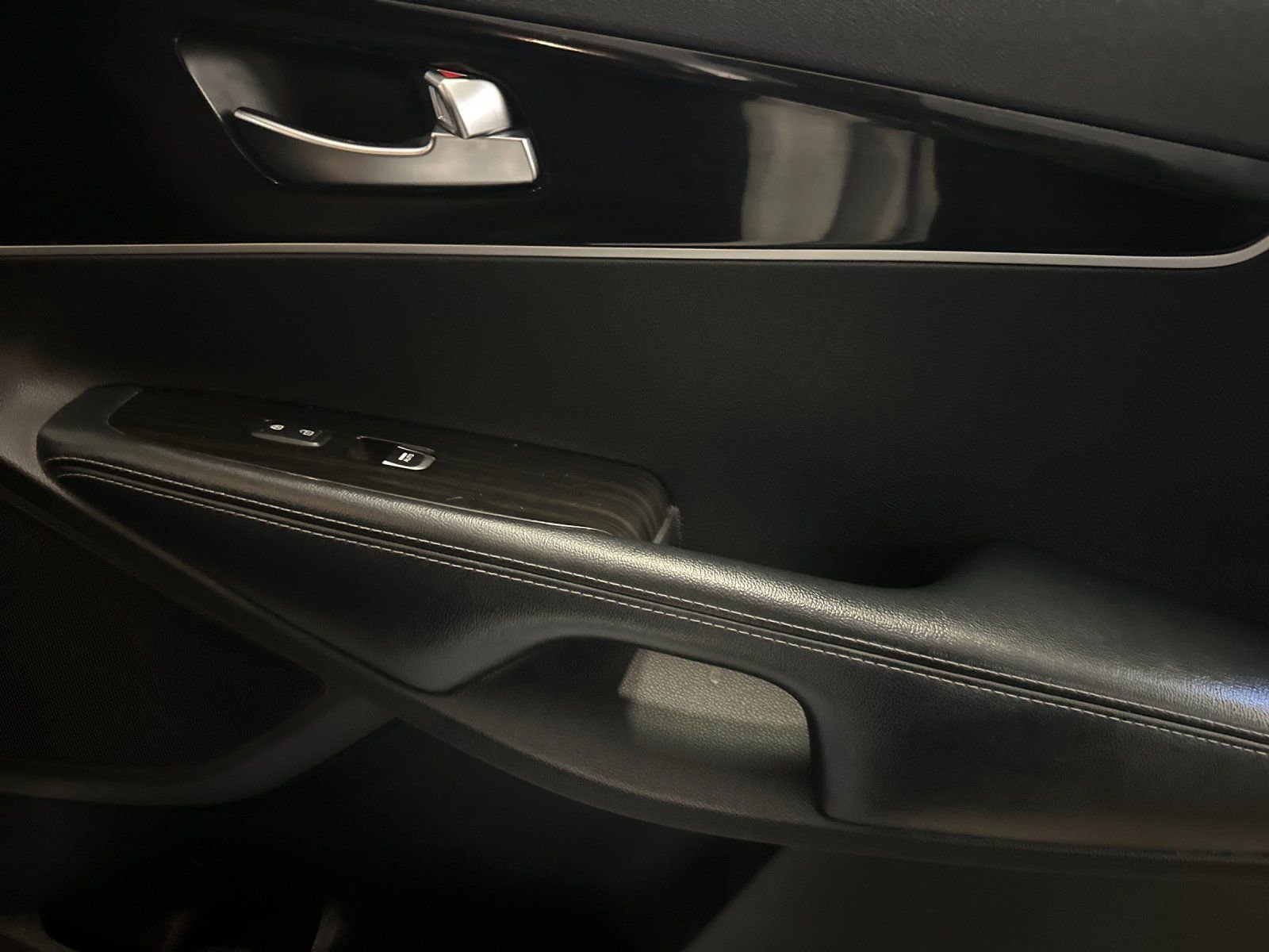 Used 2020 Kia Sorento S image 23