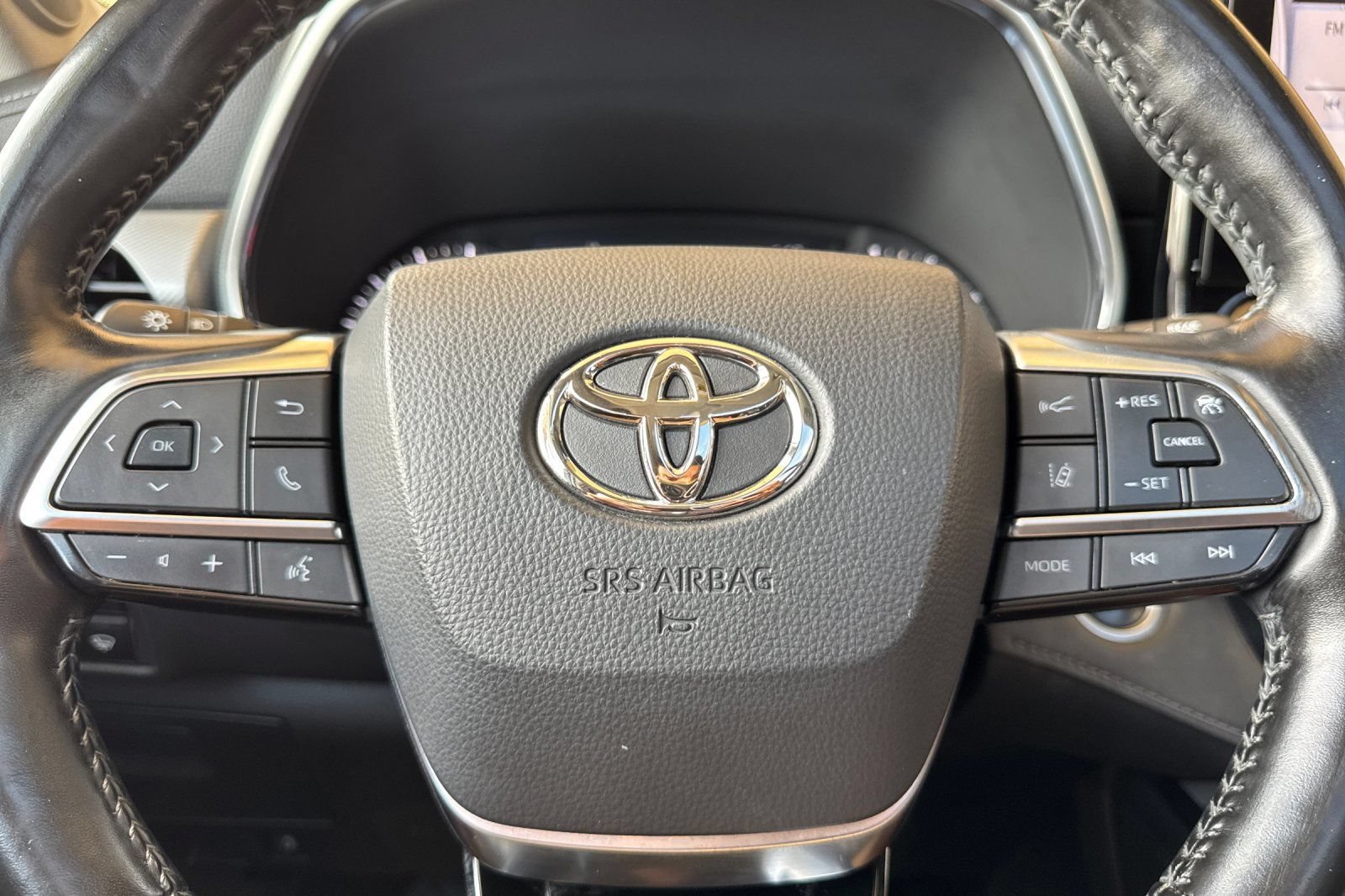 Used 2021 Toyota Highlander Platinum FWD image 25
