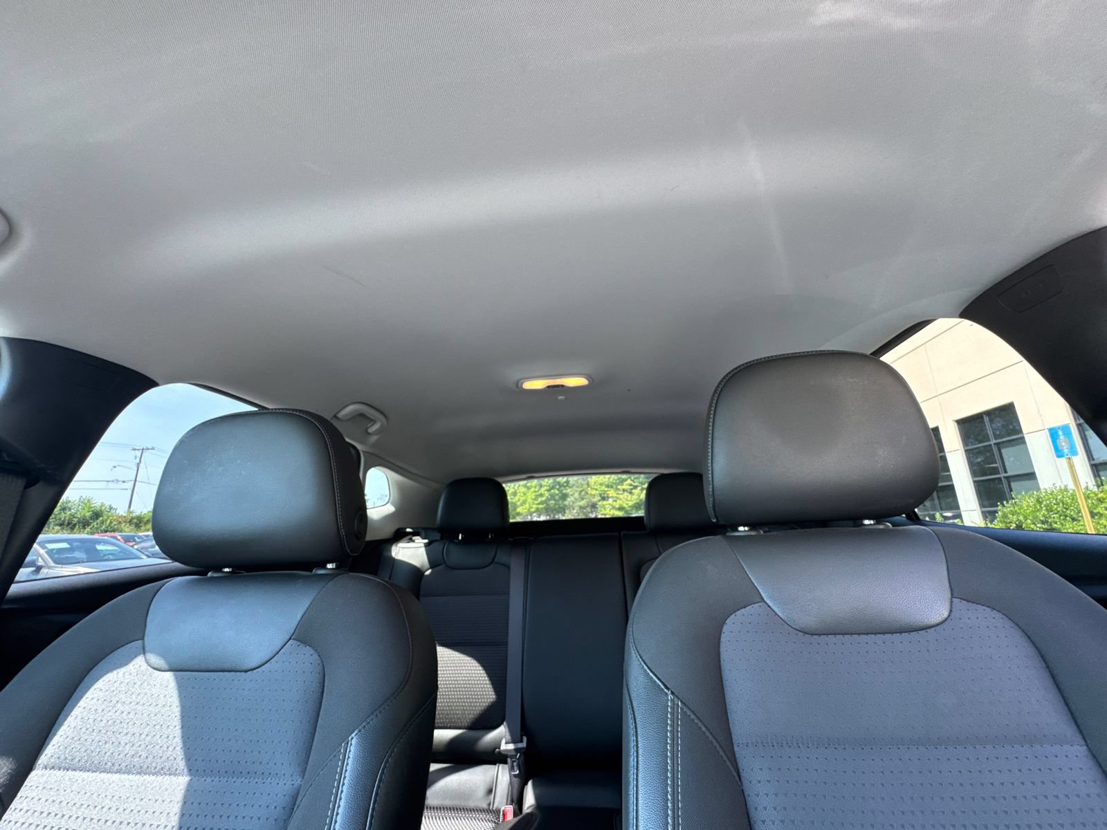 Used 2025 Chevrolet Trax LT FWD image 30