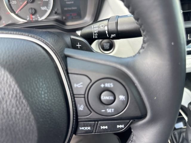 Used 2020 Toyota Corolla SE w/ SE Premium Package FWD image 12
