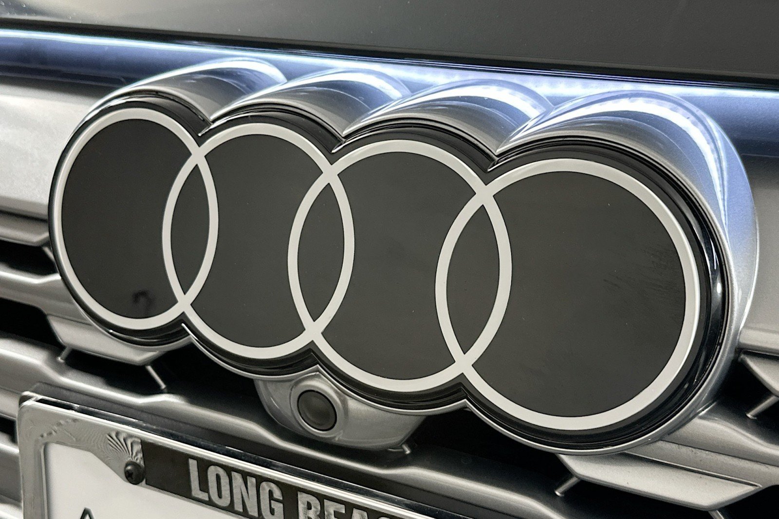 Used 2024 Audi Q8 e-tron Premium AWD/4WD image 15