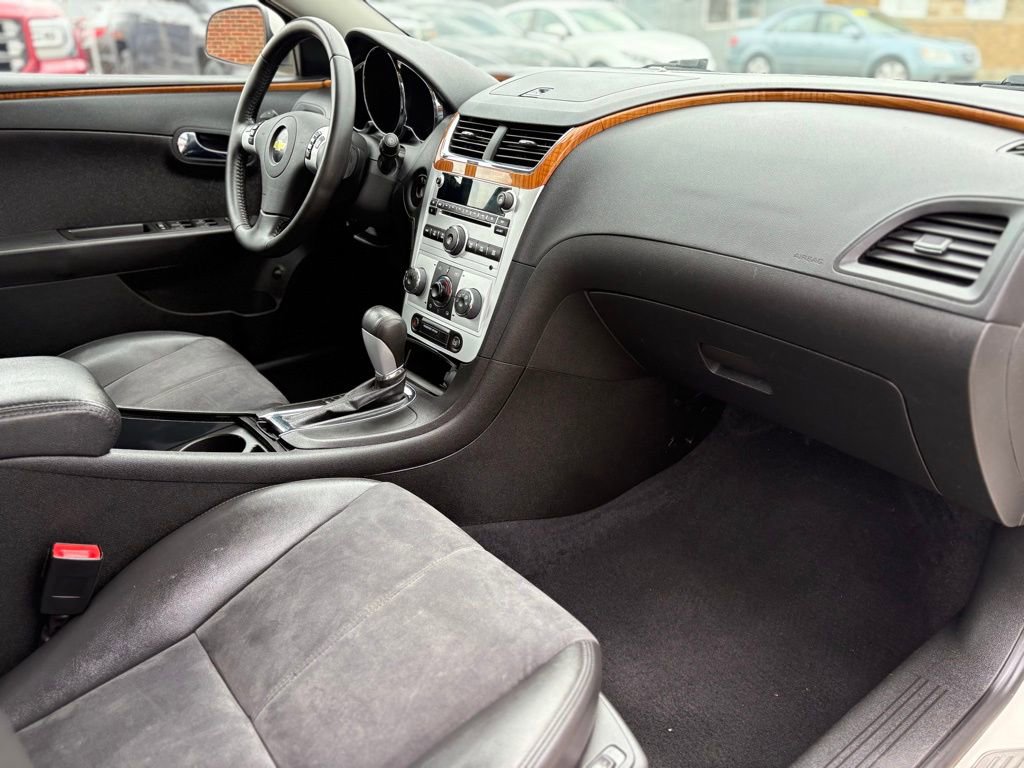 Used 2010 Chevrolet Malibu LT image 21