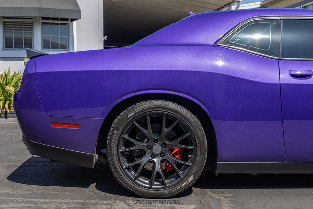 Used 2016 Dodge Challenger SRT Hellcat RWD image 10