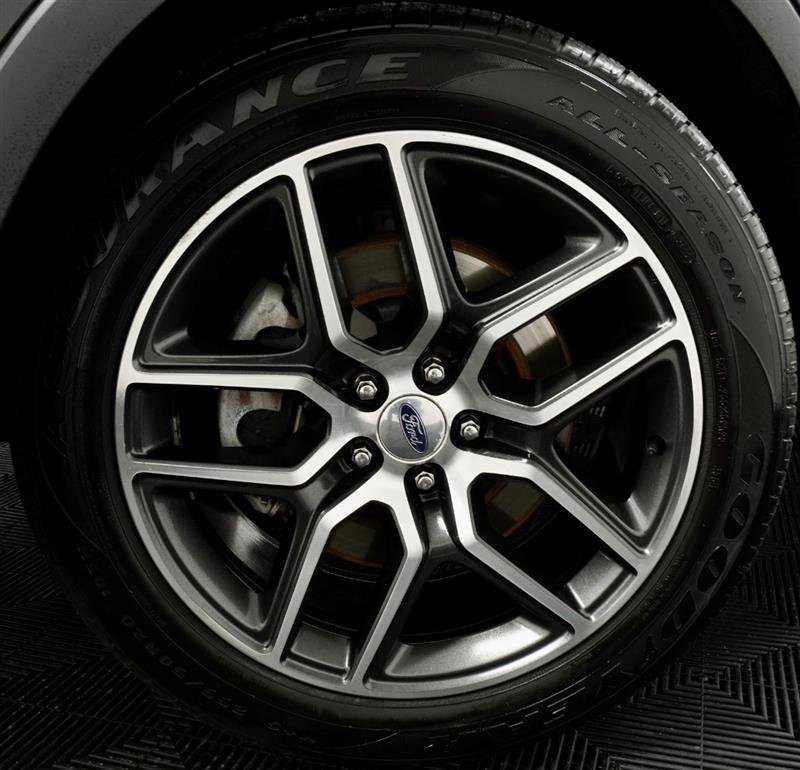 Used 2016 Ford Explorer Sport w/ Equipment Group 401A image 3