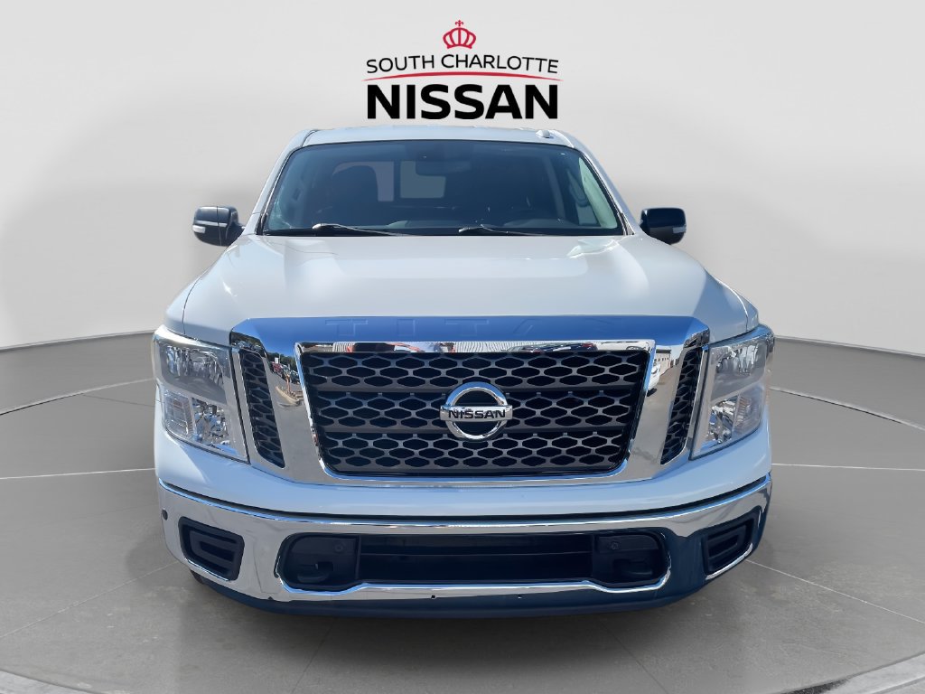 Used 2018 Nissan Titan SV w/ SV Convenience Package AWD/4WD image 2