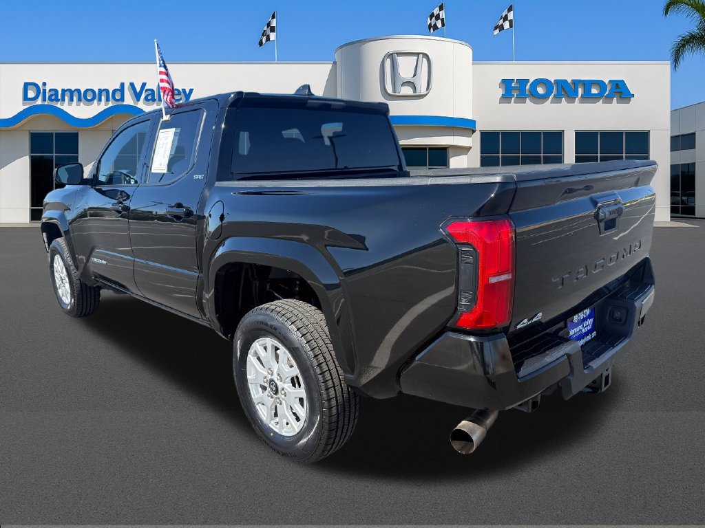 Used 2025 Toyota Tacoma SR5 AWD/4WD image 4