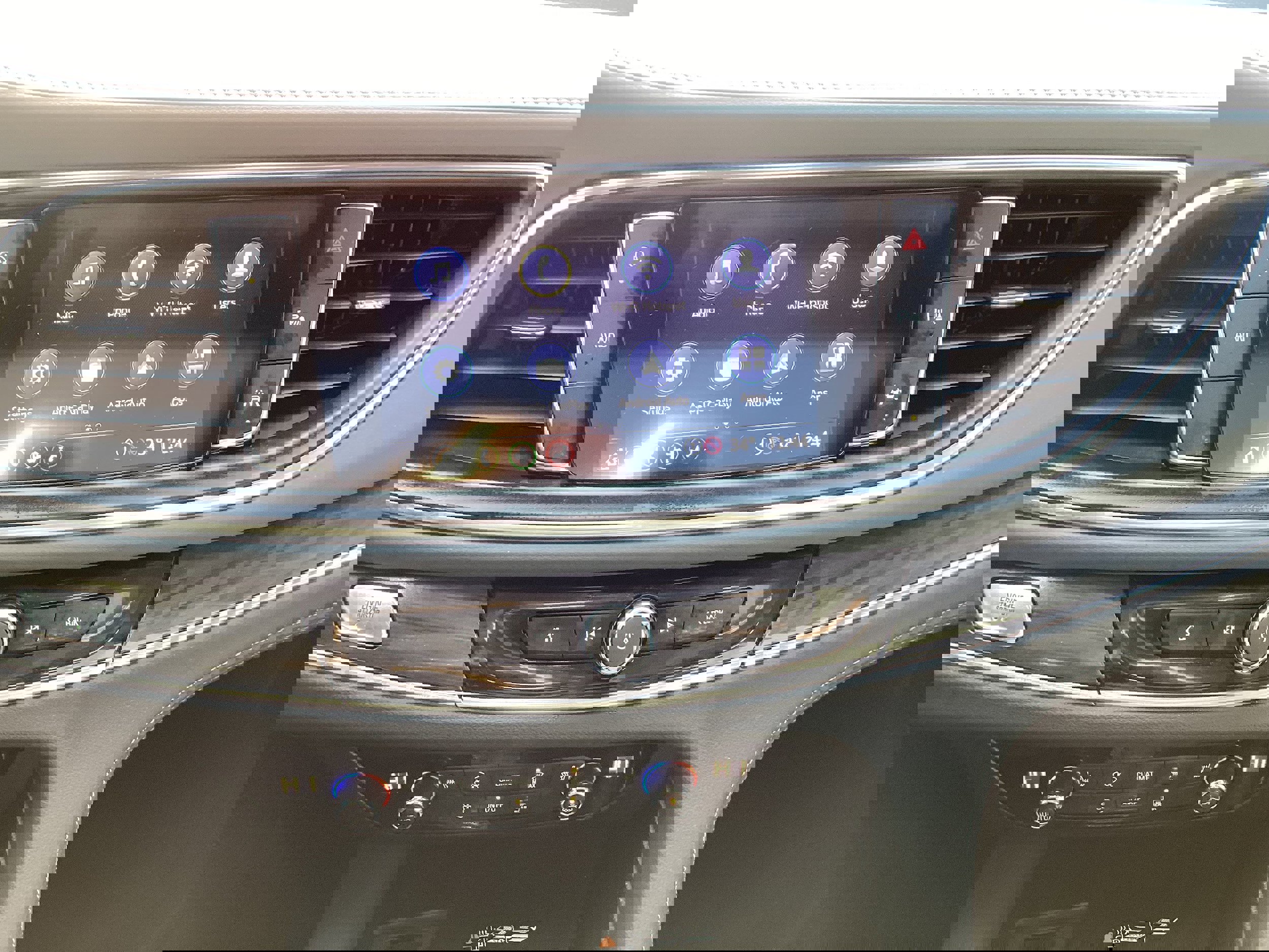 Used 2023 Buick Enclave Essence w/ Experience Buick Package image 21