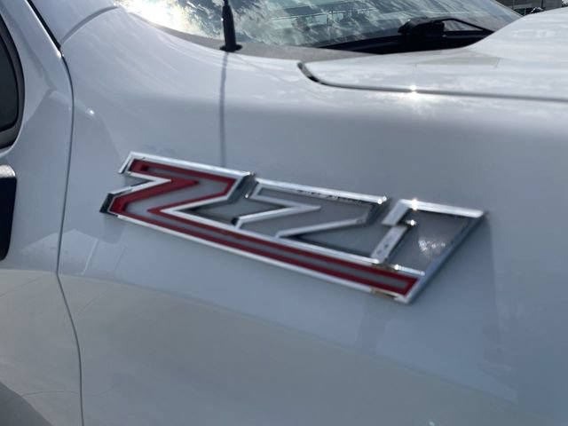 Used 2025 Chevrolet Silverado 1500 LT AWD/4WD image 32